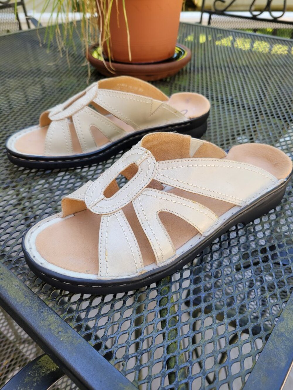 Clark's Sandals Size 8